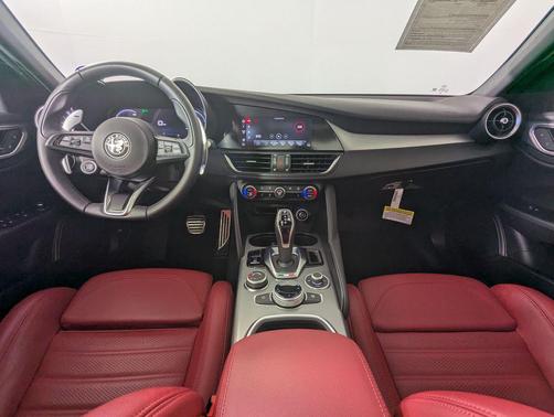 Vesuvio Gray Metallic 2024 Alfa Romeo Giulia Veloce AWD