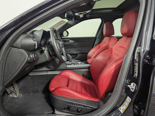 Vulcano Black Metallic 2024 Alfa Romeo Giulia Ti
