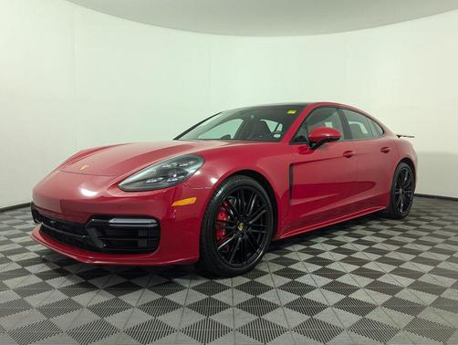 2019 Porsche Panamera GTS