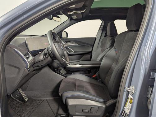 2025 BMW X2 xDrive28i