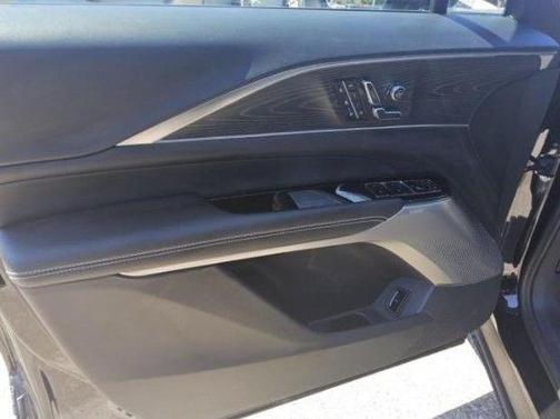 2025 Cadillac LYRIQ Sport