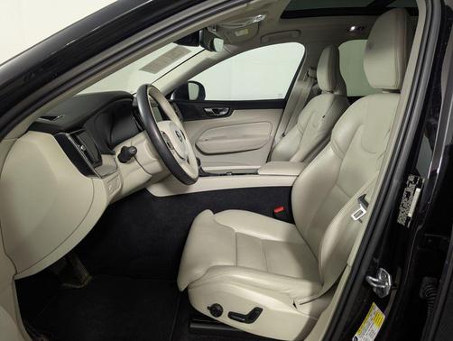 2019 Volvo XC60 T5 Inscription