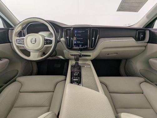 Onyx Black Metallic 2019 Volvo XC60 T5 Inscription