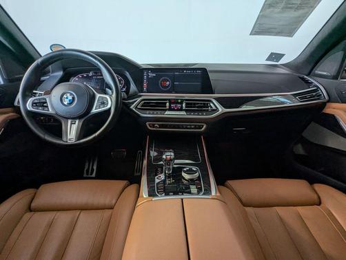 Black Sapphire Metallic 2021 BMW X7 M50i