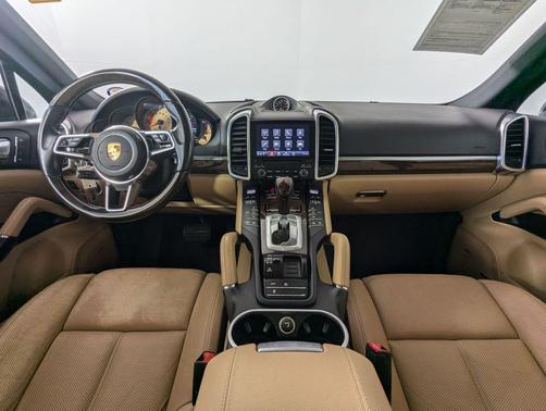 2017 Porsche Cayenne Platinum Edition
