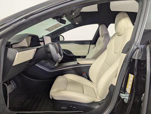 2022 Tesla Model S Plaid