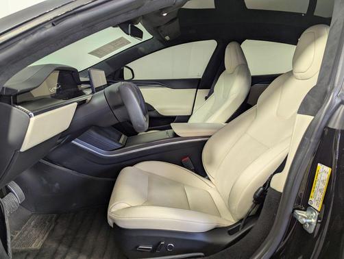 2022 Tesla Model S Plaid
