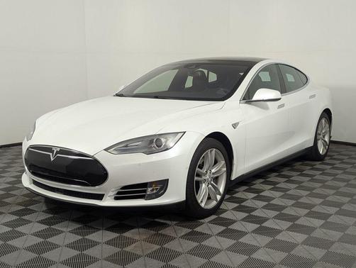 2015 Tesla Model S 85
