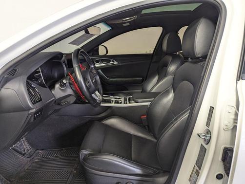 2022 Kia Stinger GT1