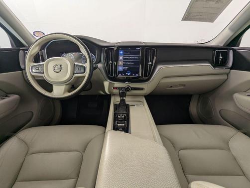 2018 Volvo XC60 T5 Momentum