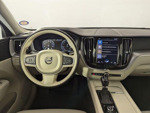 2018 Volvo XC60 T5 Momentum