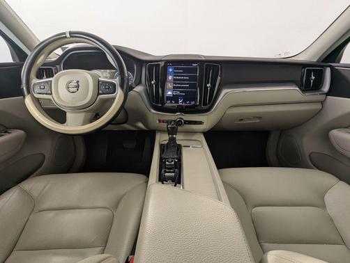 2018 Volvo XC60 T5 Momentum