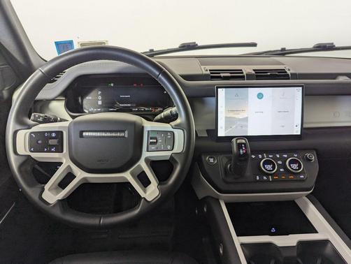 2025 Land Rover Defender 110 P300