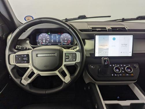 2025 Land Rover Defender 110 P300