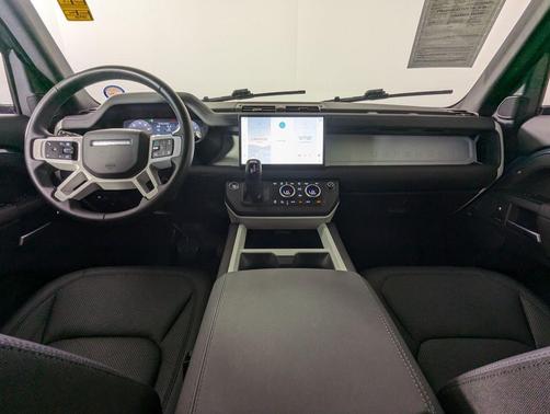 2025 Land Rover Defender 110 P300
