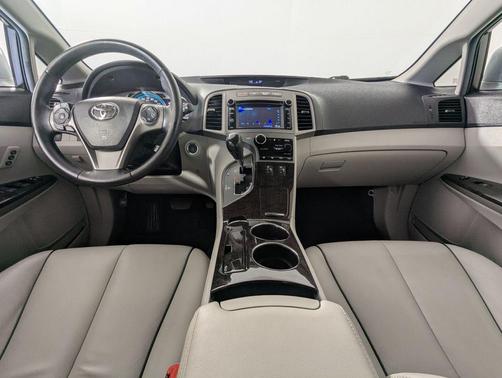 Classic Silver Metallic 2014 Toyota Venza XLE