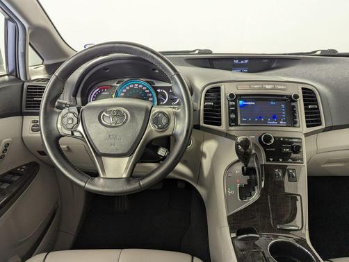 Classic Silver Metallic 2014 Toyota Venza XLE