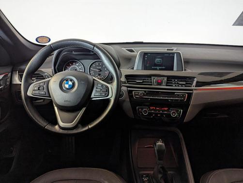 Mineral White Metallic 2018 BMW X1 sDrive28i