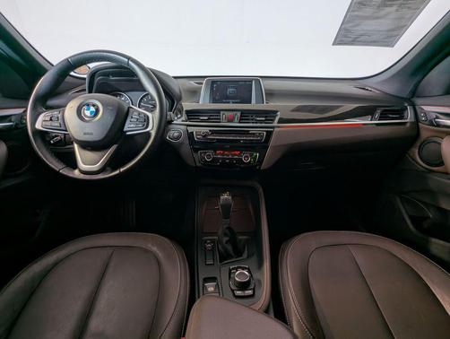Mineral White Metallic 2018 BMW X1 sDrive28i