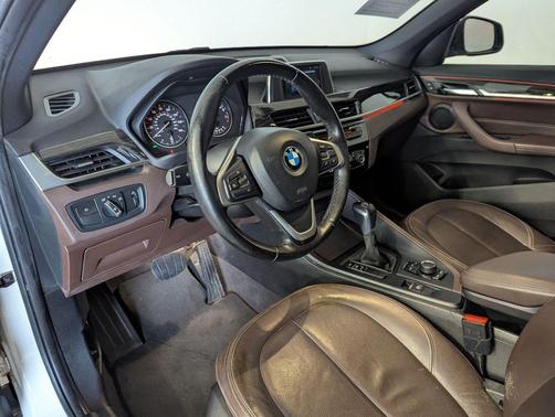 Mineral White Metallic 2018 BMW X1 sDrive28i