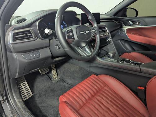 2024 Genesis G70 2.5T RWD