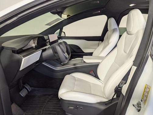 2022 Tesla Model X Plaid Tri Motor All-Wheel Drive