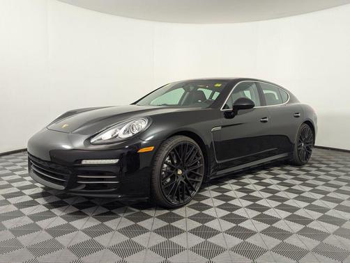 2016 Porsche Panamera 4S