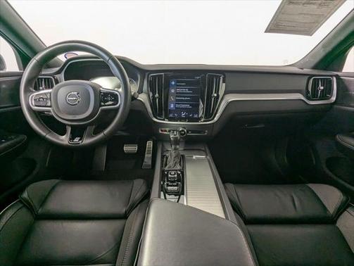 2019 Volvo S60 T5 R-Design