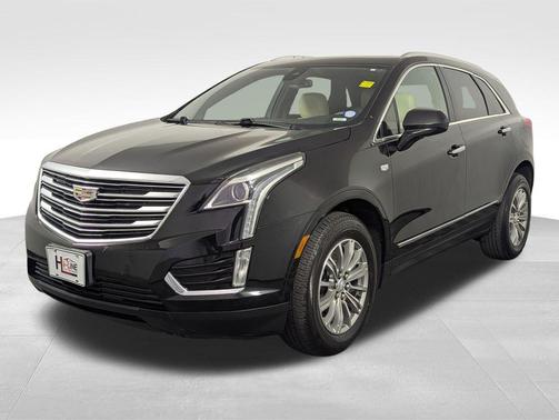 Stellar Black Metallic 2019 Cadillac XT5 Luxury