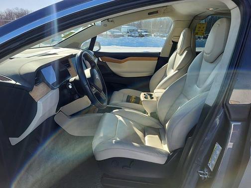 2018 Tesla Model X 75D
