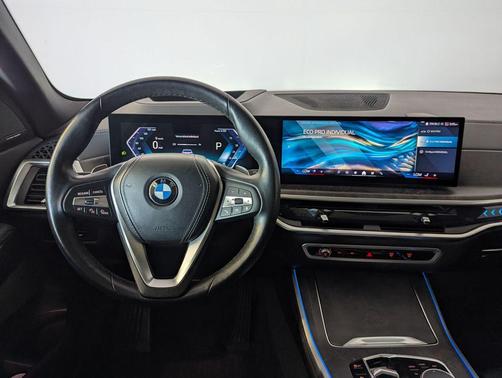 Mineral White Metallic 2024 BMW X5 sDrive40i