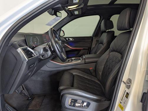 Mineral White Metallic 2024 BMW X5 sDrive40i