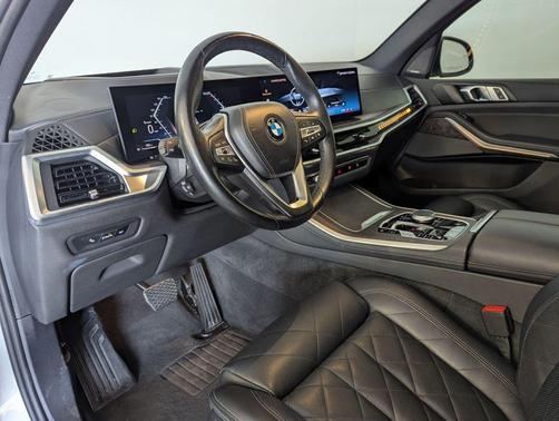 White Metallic 2024 BMW X5 sDrive40i