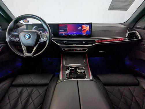 Mineral White Metallic 2024 BMW X5 sDrive40i