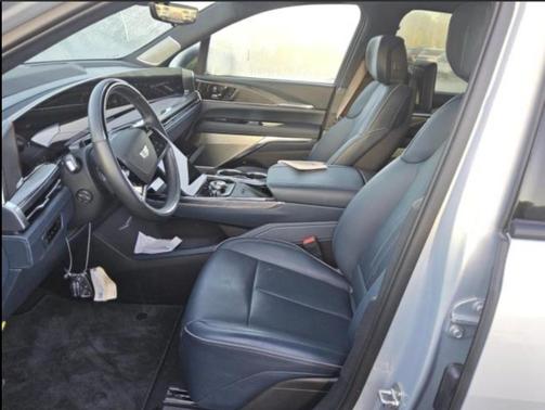 2025 Cadillac Escalade IQ Sport 2