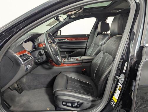 Black Sapphire Metallic 2022 BMW ALPINA B7 xDrive