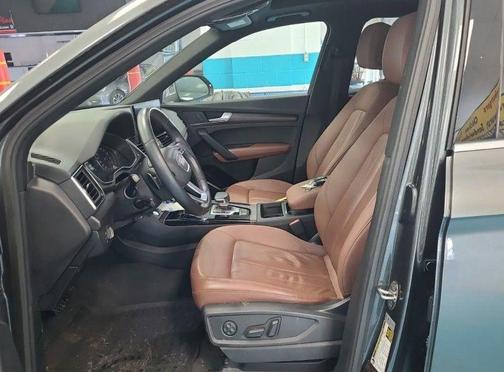 2022 Audi Q5 45 S line Premium