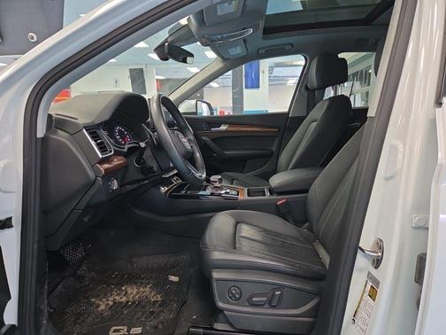 2022 Audi Q5 45 S line Premium