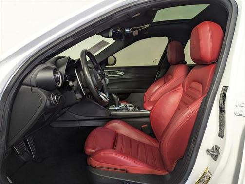 2022 Alfa Romeo Giulia Ti