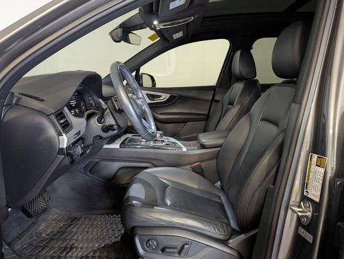 Samurai Gray Metallic 2019 Audi Q7 45 Premium