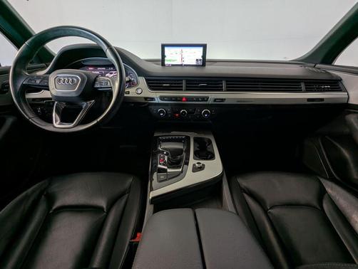 Samurai Gray Metallic 2019 Audi Q7 45 Premium