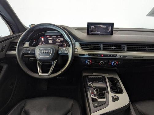 Samurai Gray Metallic 2019 Audi Q7 45 Premium
