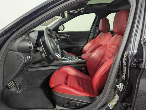 Vulcano Black Metallic 2024 Alfa Romeo Giulia Veloce AWD