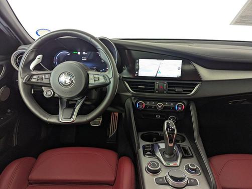 Vulcano Black Metallic 2024 Alfa Romeo Giulia Veloce AWD