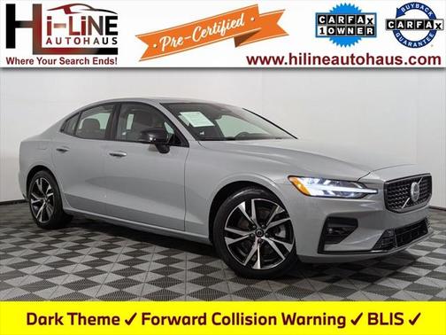 2024 Volvo S60 B5 Core Dark Theme