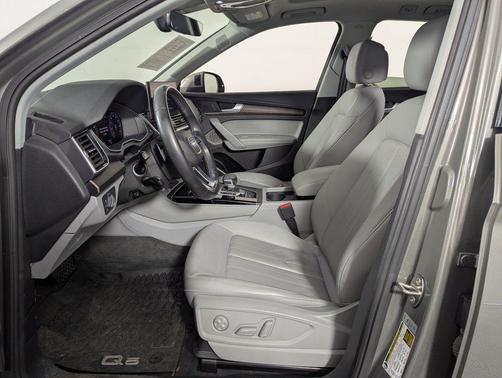 Chronos Gray Metallic 2023 Audi Q5 45 S line Premium Plus