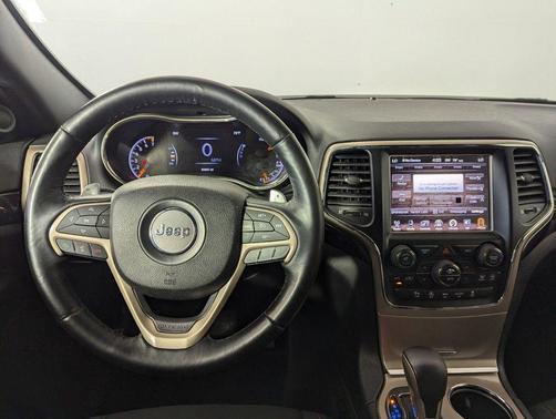 2017 Jeep Grand Cherokee Laredo
