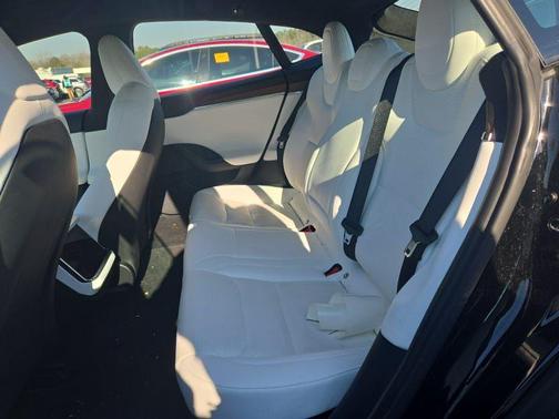 2022 Tesla Model S Dual Motor All-Wheel Drive