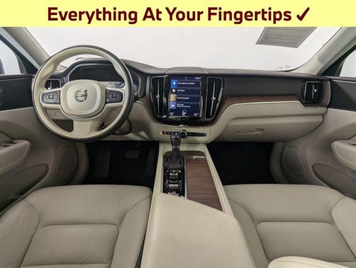 2021 Volvo XC60 T5 Momentum