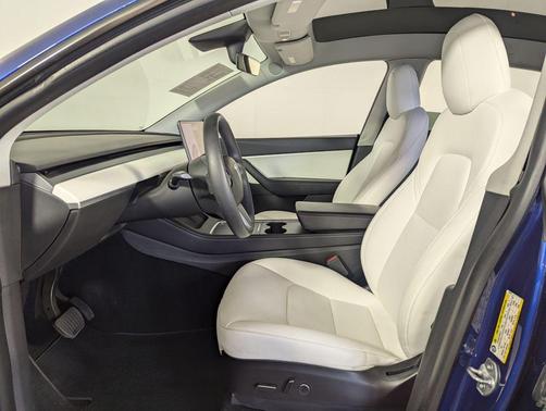2022 Tesla Model Y Long Range Dual Motor All-Wheel Drive
